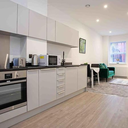Modern & Stylish 1 Bedroom Apartment In Bolton Eksteriør bilde